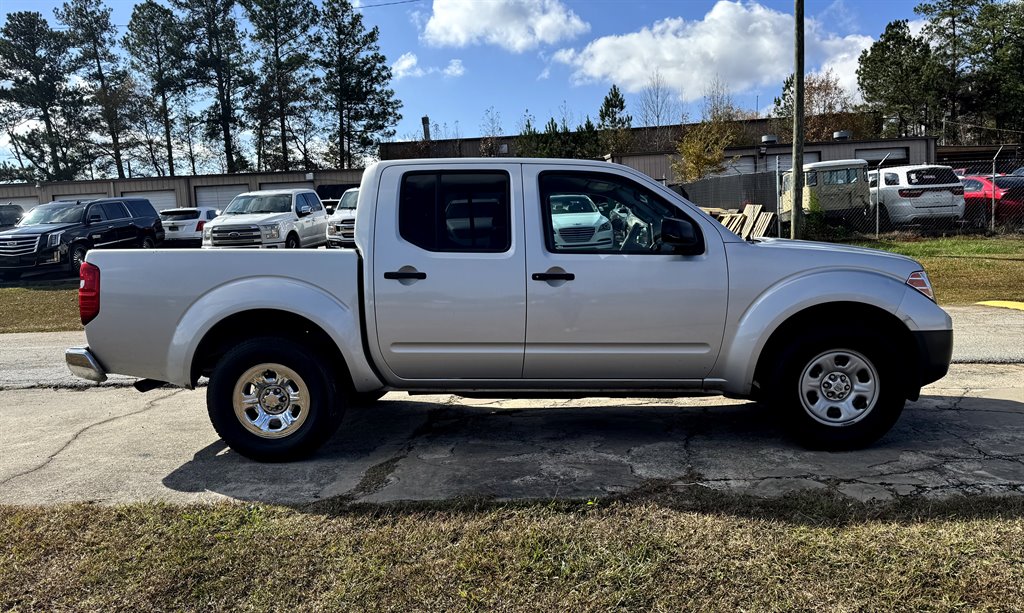 2012 Nissan Frontier S photo 6