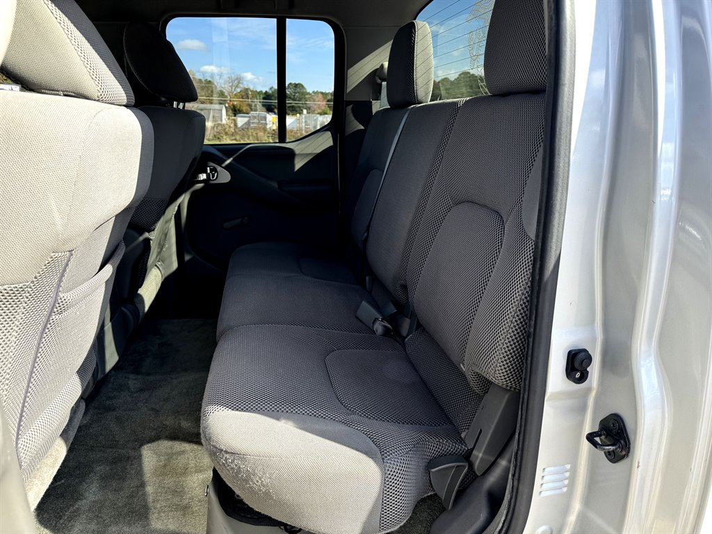 2012 Nissan Frontier S photo 12