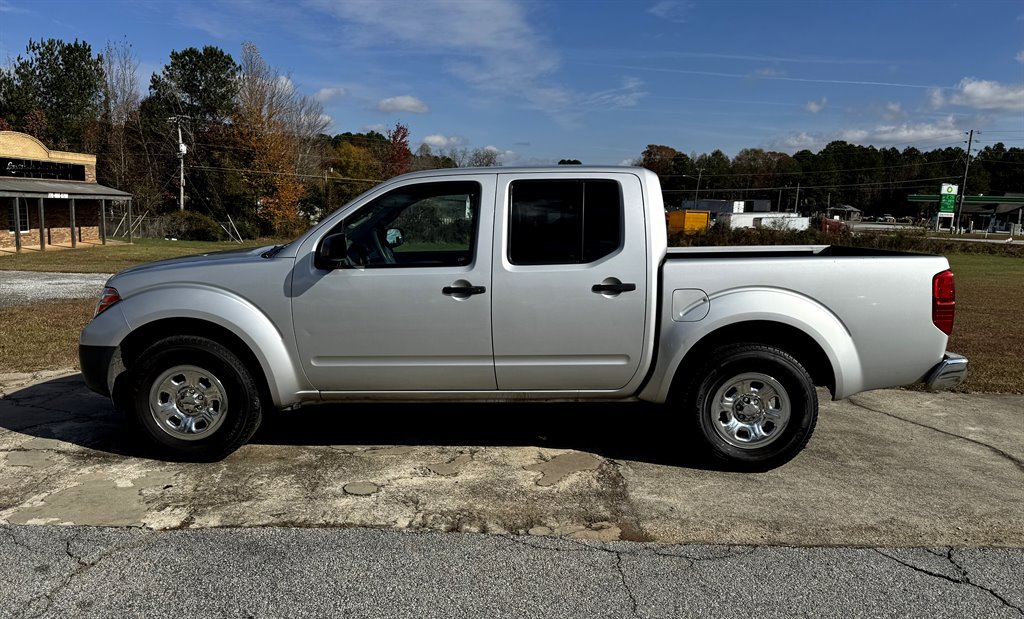 2012 Nissan Frontier S photo 10