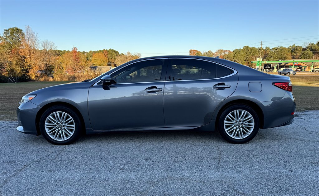 2013 Lexus ES 350 photo 11