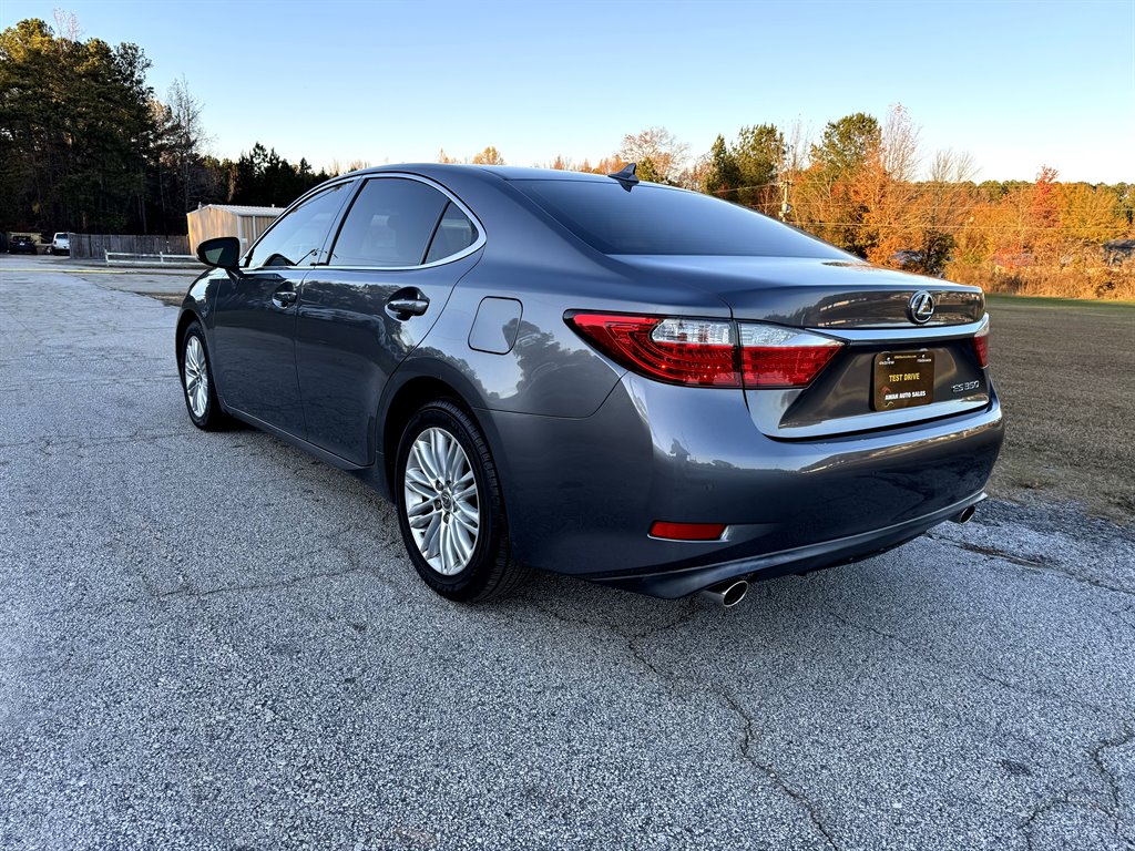 2013 Lexus ES 350 photo 10