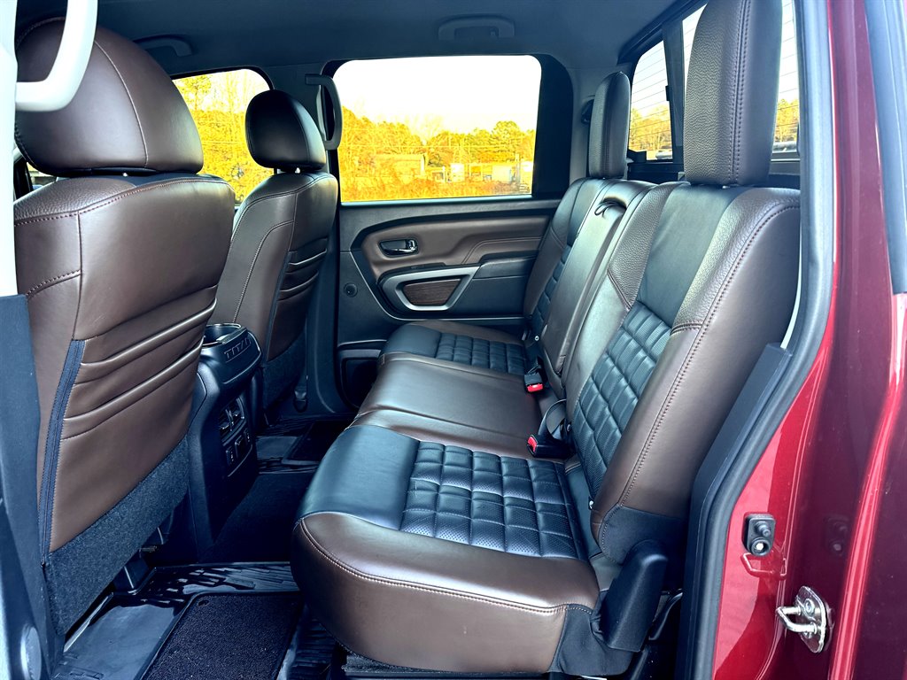 2016 Nissan Titan XD Platinum Reserve photo 12