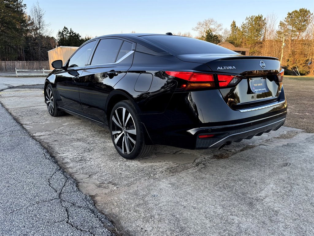 2020 Nissan Altima SR photo 10