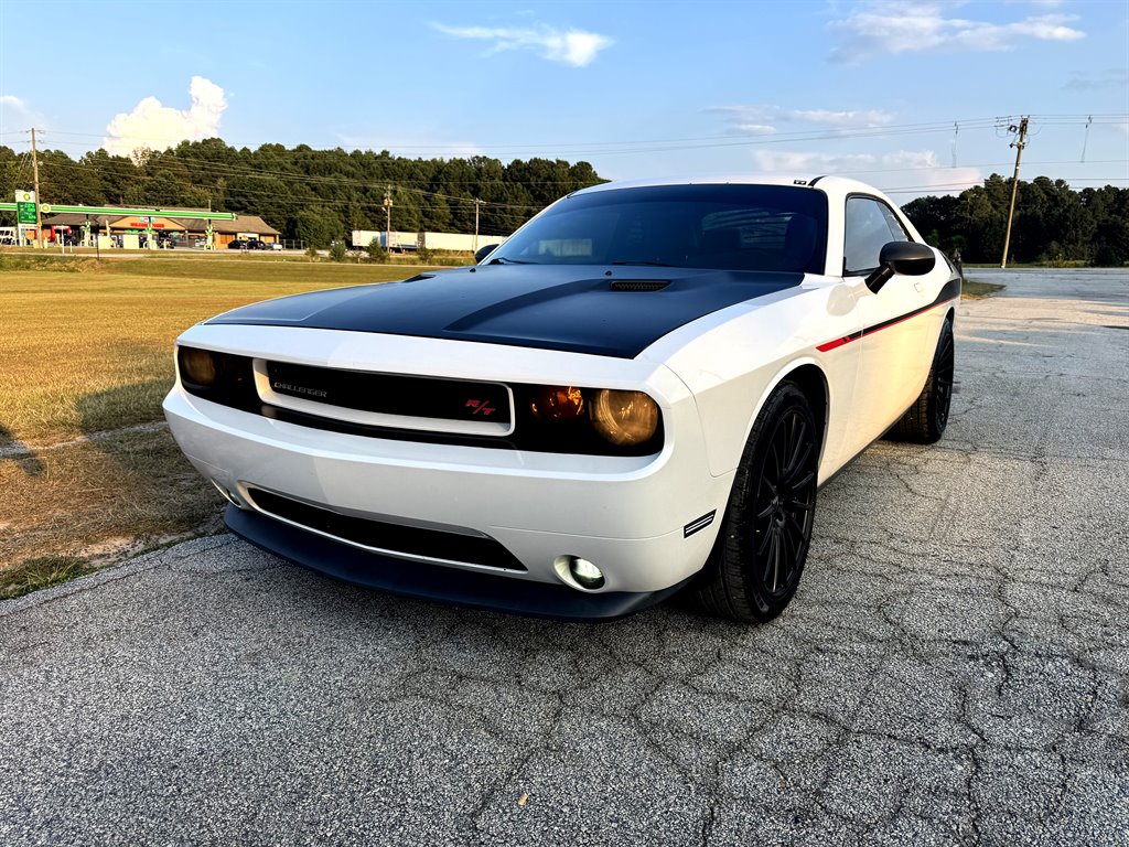 2014 Dodge Challenger R/T's photo