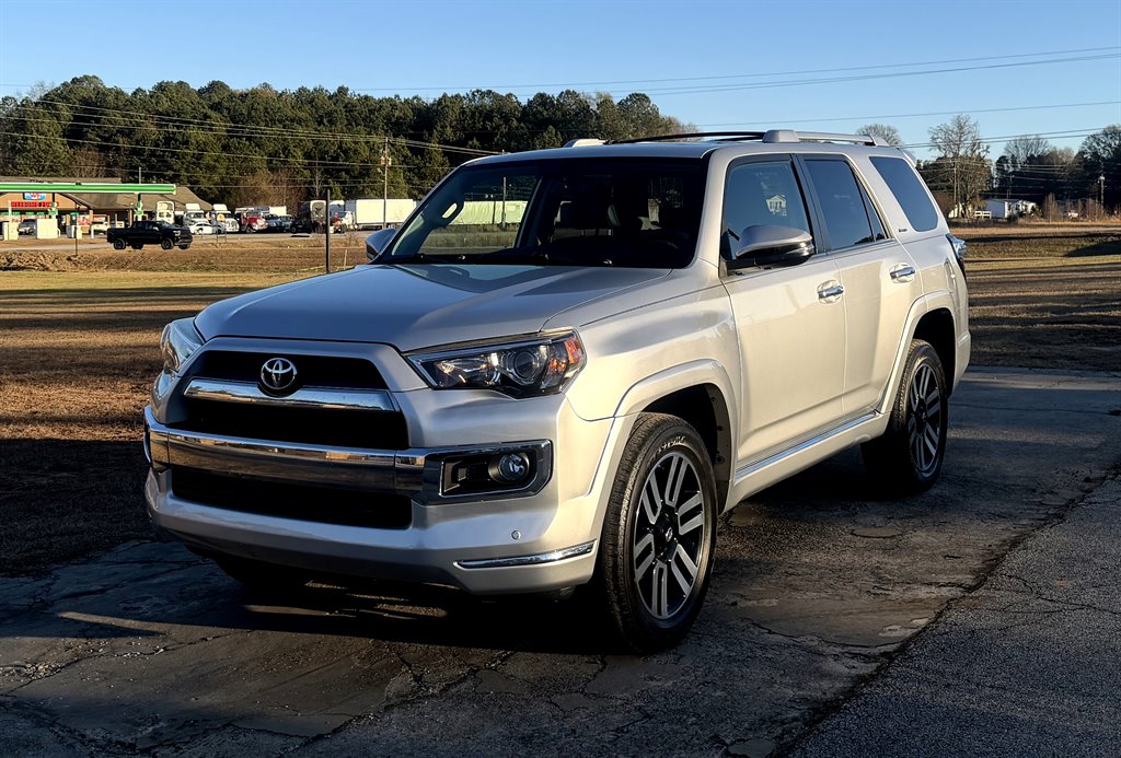 2018 Toyota 4Runner Limited's photo