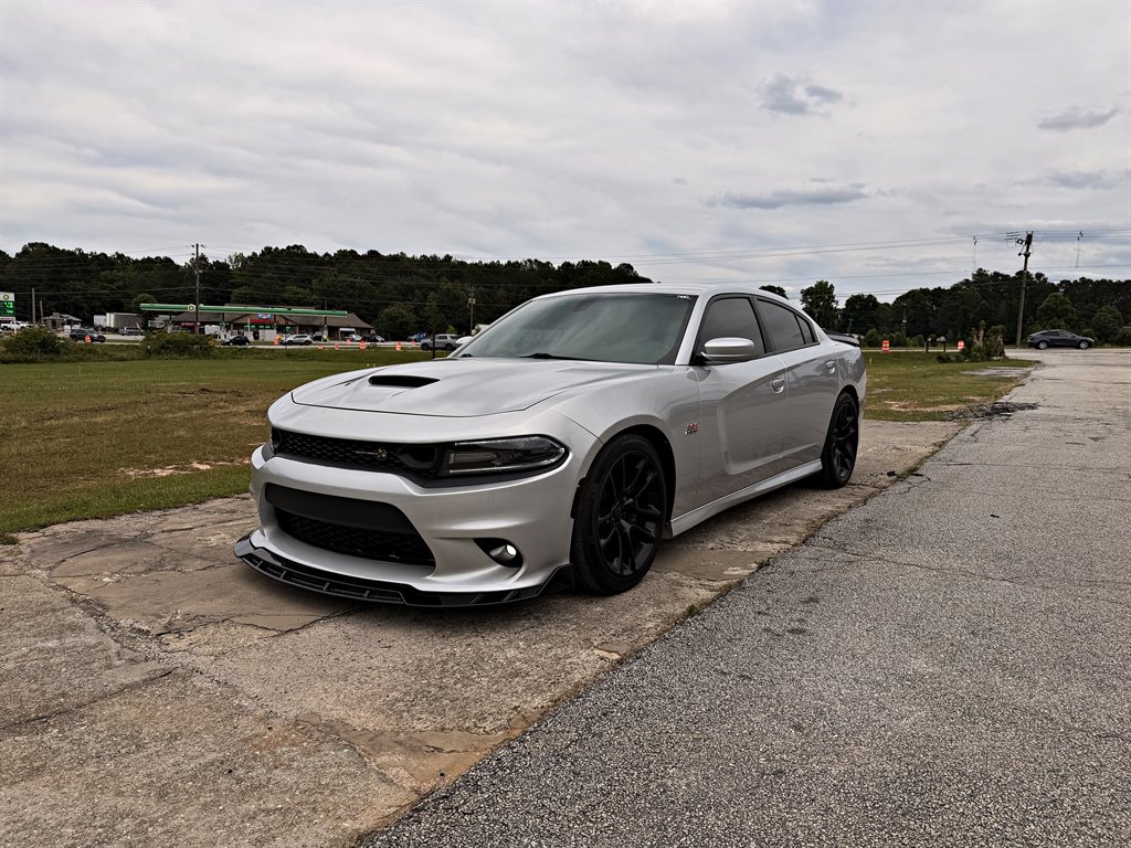 2020 Dodge Charger Scat Pack's photo