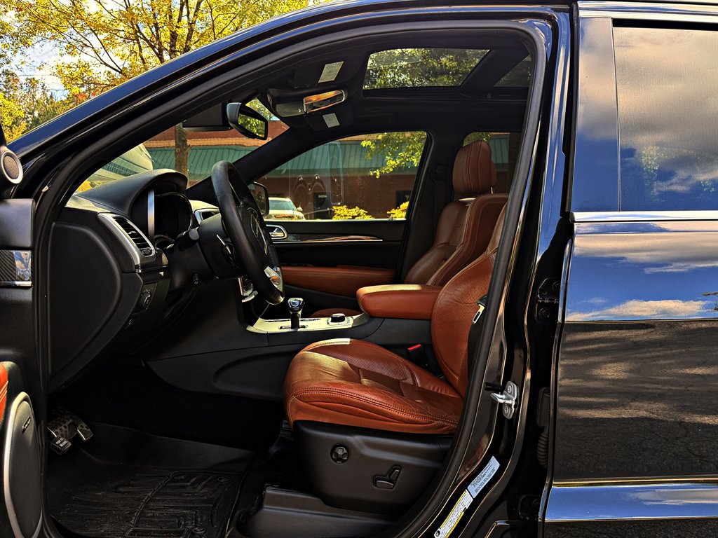 Jeep Grand Cherokee photo 9