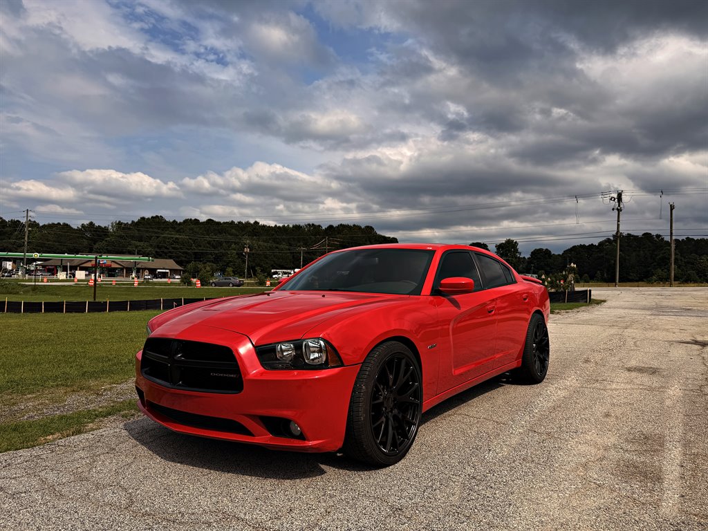 2014 Dodge Charger R/T Plus's photo
