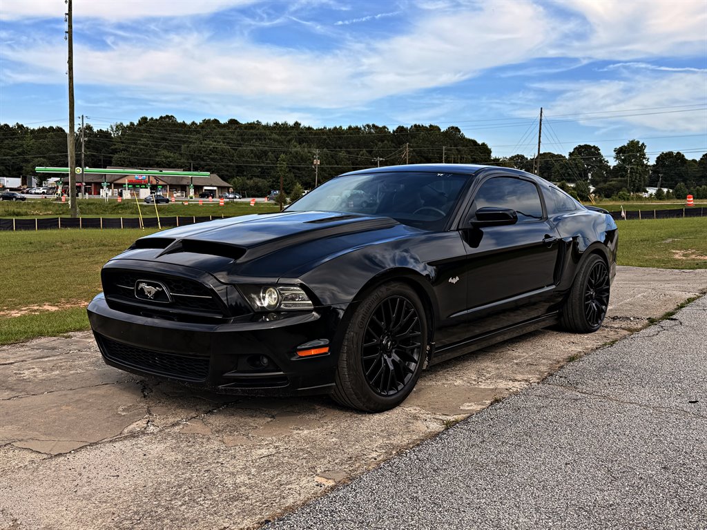 2014 Ford Mustang V6's photo