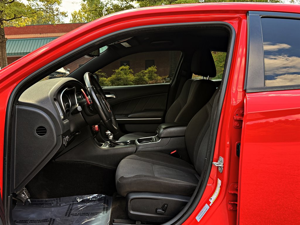 Dodge Charger photo 9