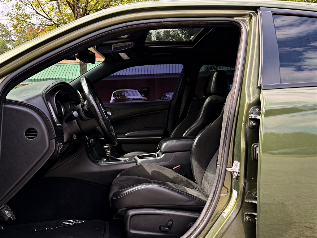 Dodge Charger photo 9