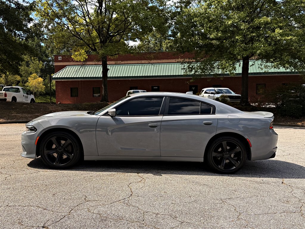 Dodge Charger photo 8