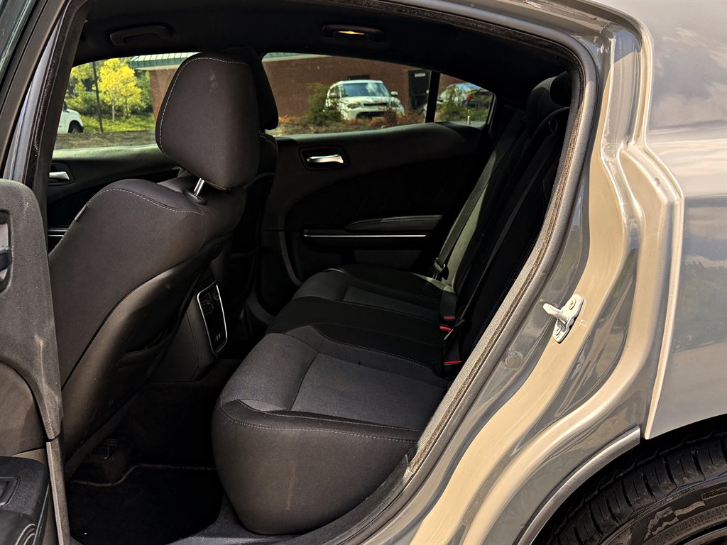 Dodge Charger photo 10