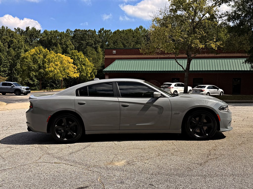 Dodge Charger photo 4