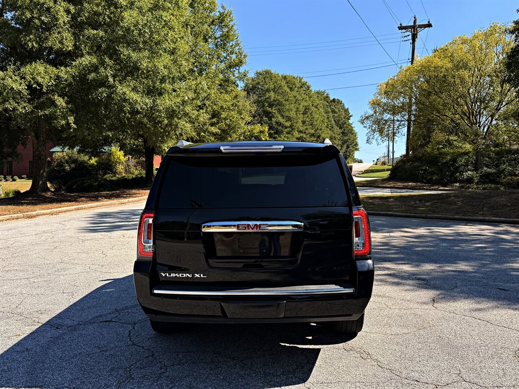 GMC Yukon XL photo 6
