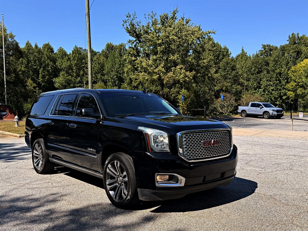 GMC Yukon XL photo 3