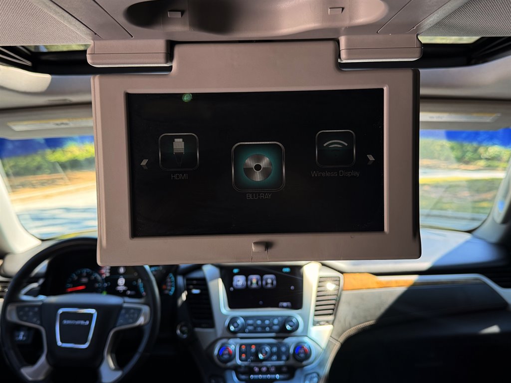 GMC Yukon XL photo 11