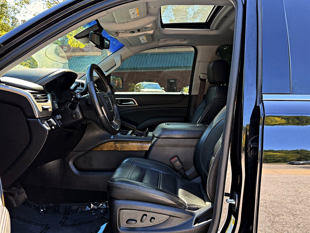 GMC Yukon XL photo 9