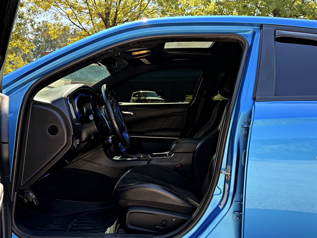 Dodge Charger photo 9