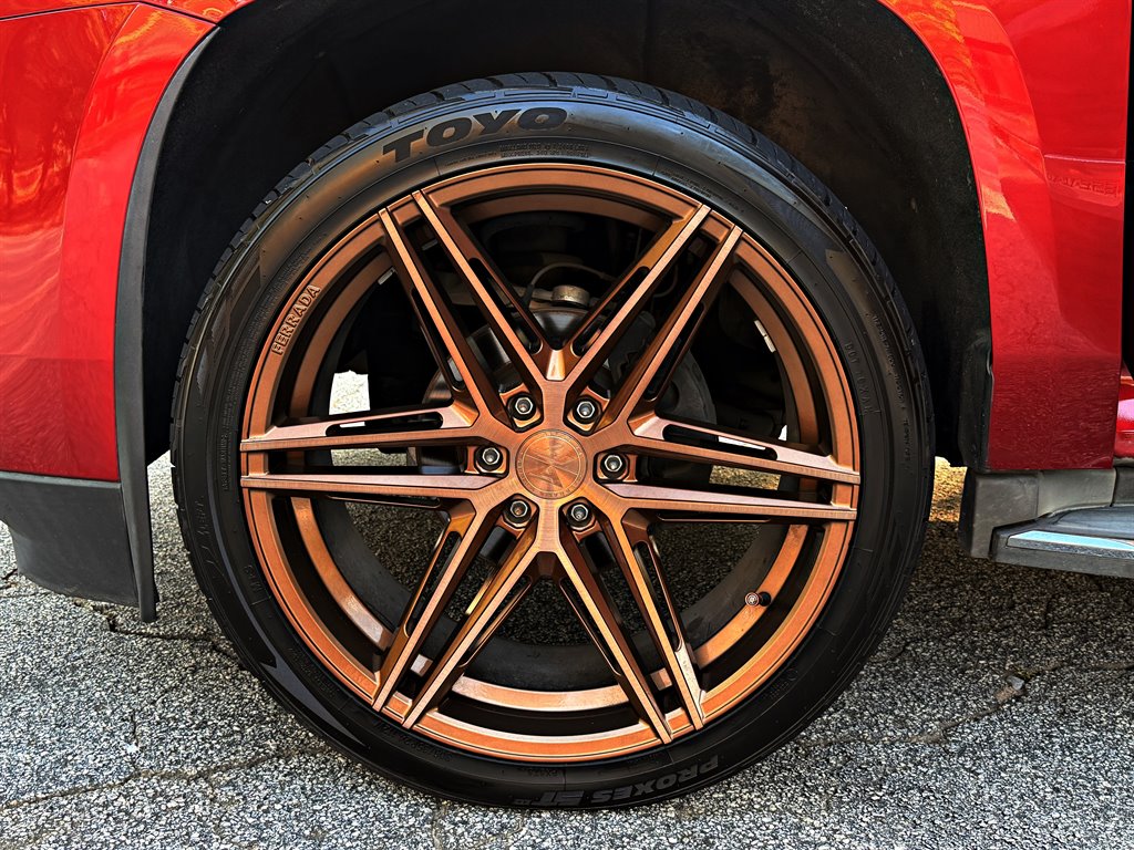 Cadillac Escalade photo 9