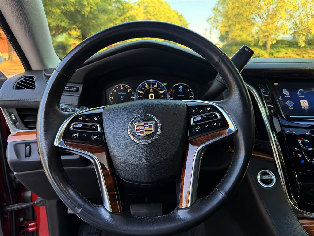 Cadillac Escalade photo 13