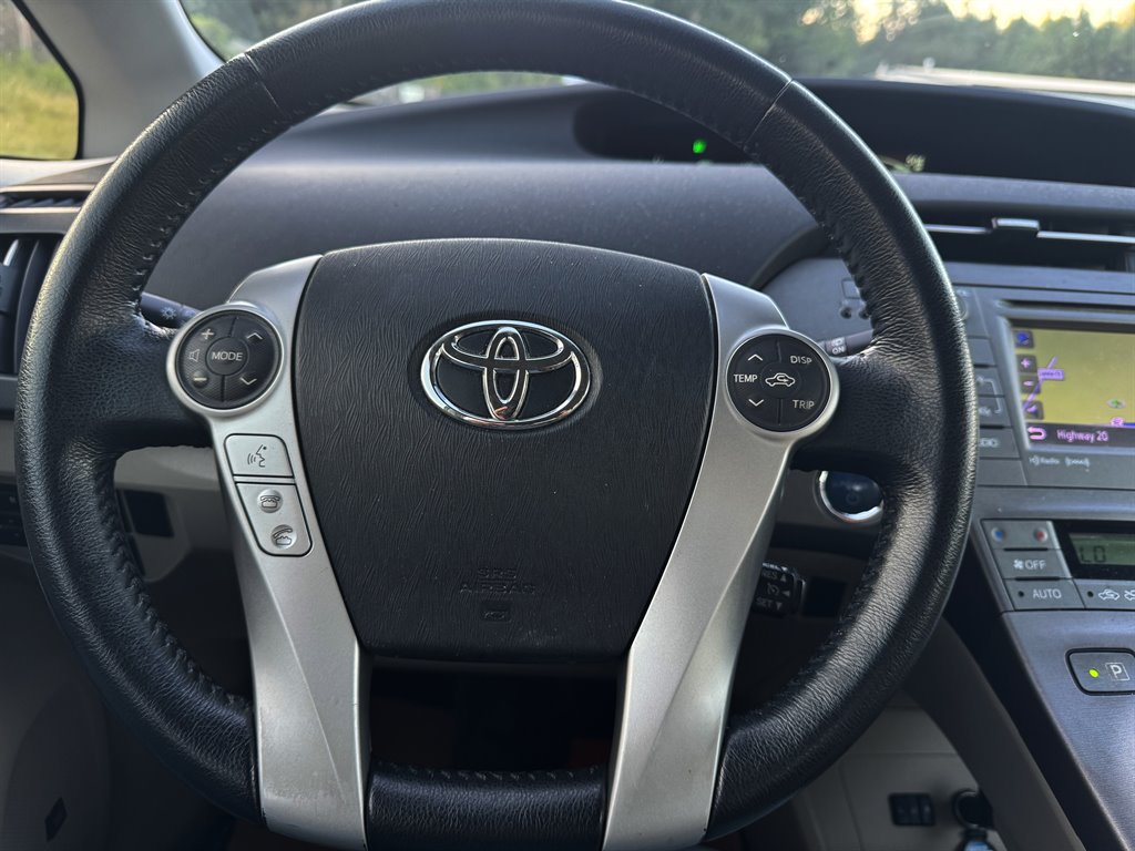Toyota Prius photo 14