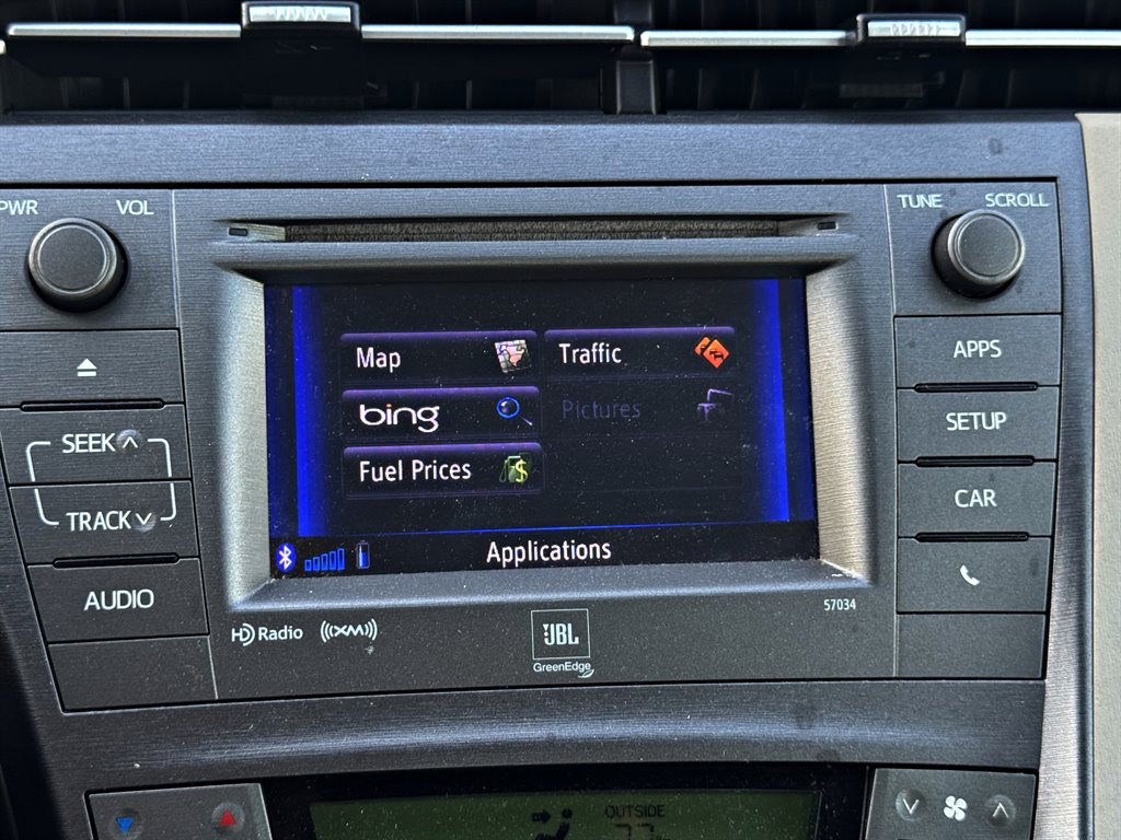 Toyota Prius photo 16