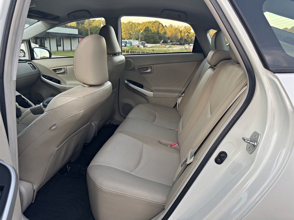 Toyota Prius photo 13