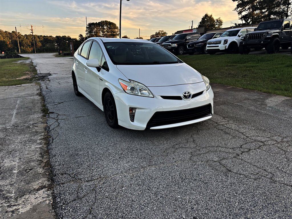 Toyota Prius photo 3