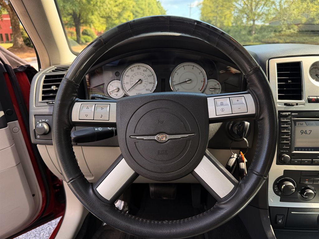 Chrysler 300 photo 11