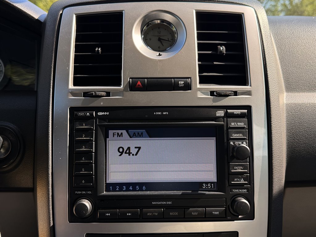 Chrysler 300 photo 13