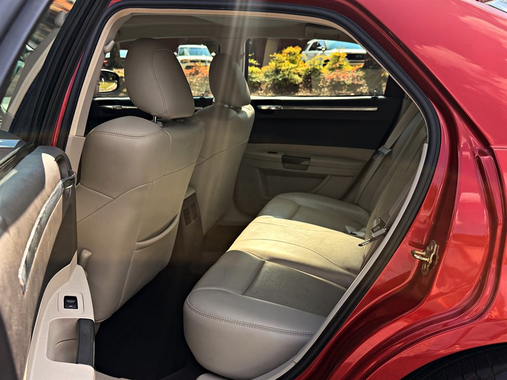 Chrysler 300 photo 10