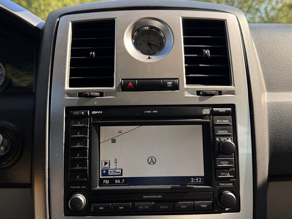 Chrysler 300 photo 14