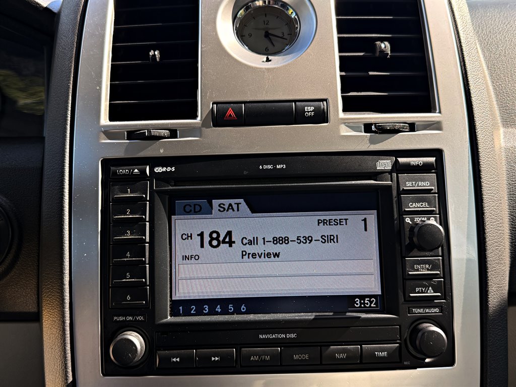 Chrysler 300 photo 15