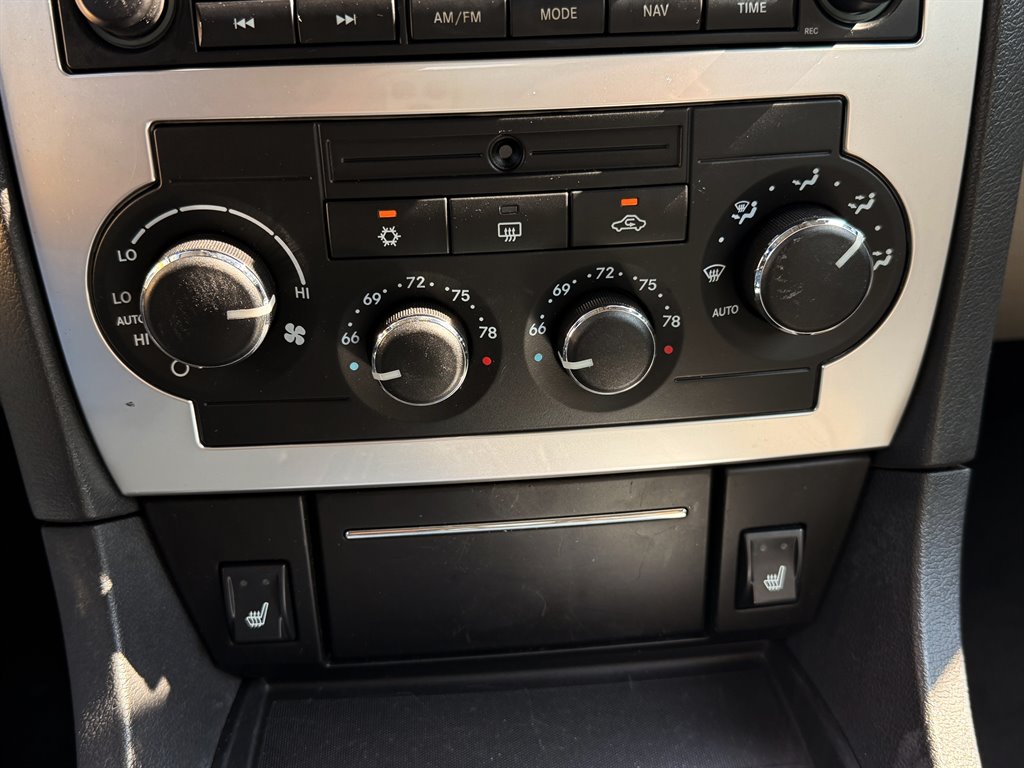 Chrysler 300 photo 16