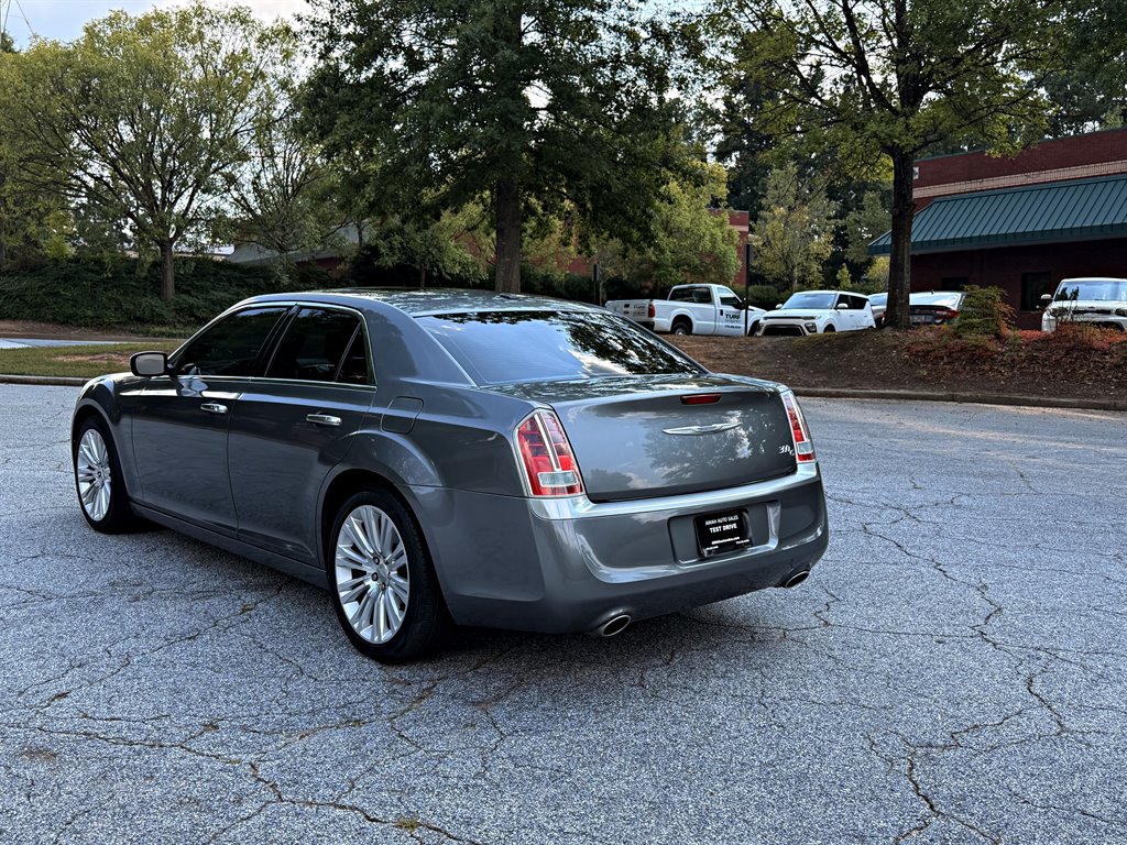 Chrysler 300 photo 7