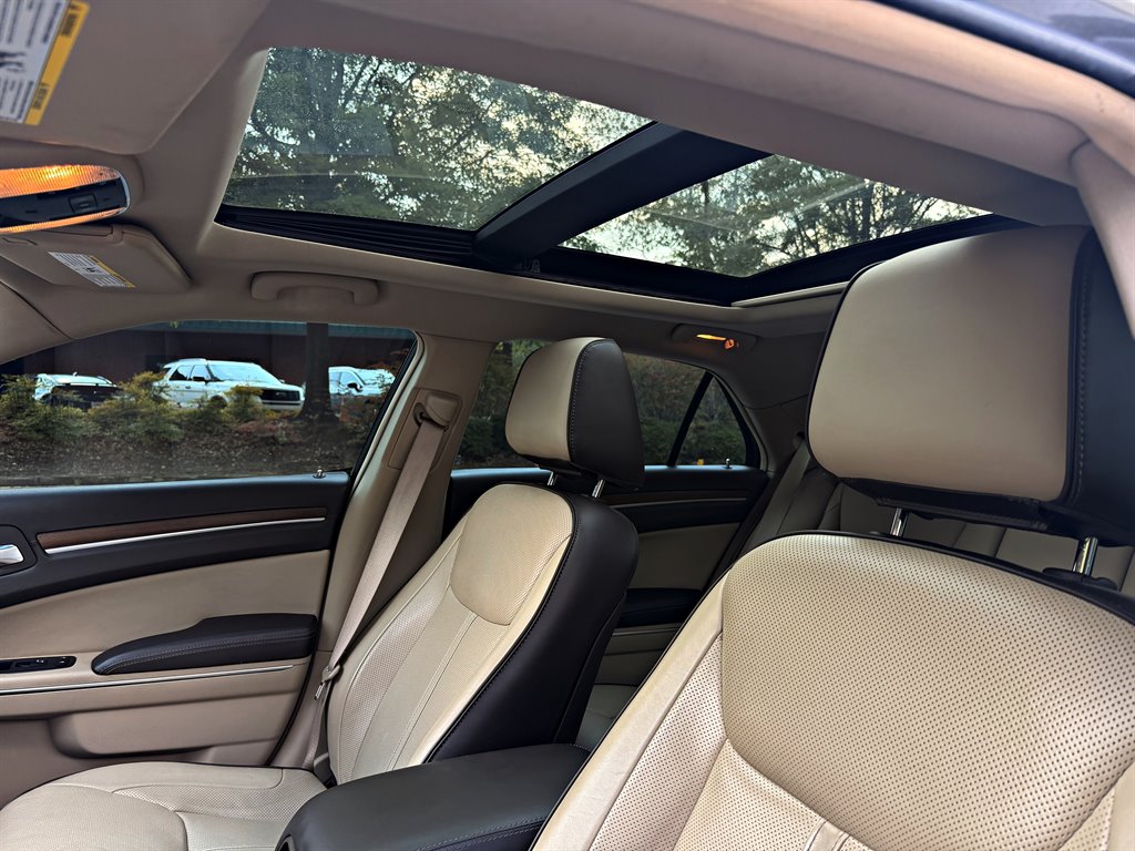 Chrysler 300 photo 12