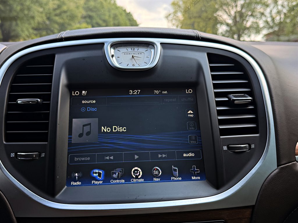 Chrysler 300 photo 16