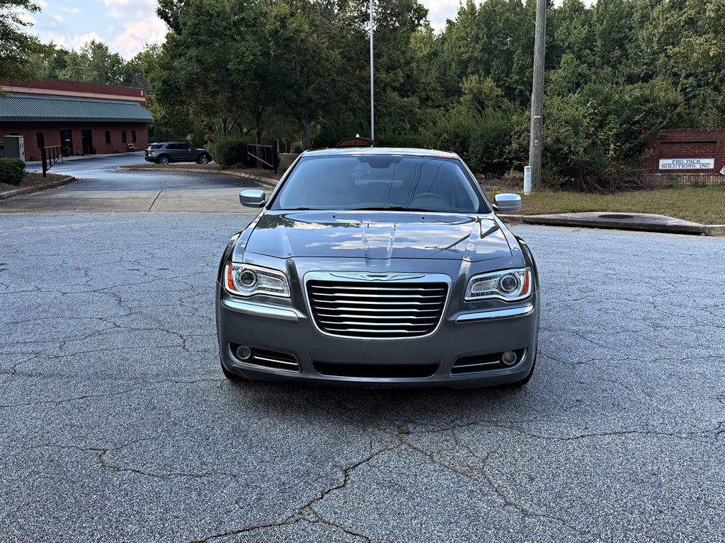 Chrysler 300 photo 2