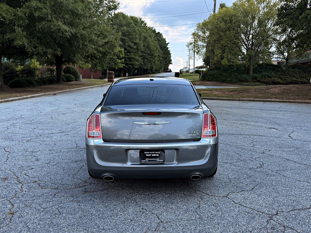 Chrysler 300 photo 6