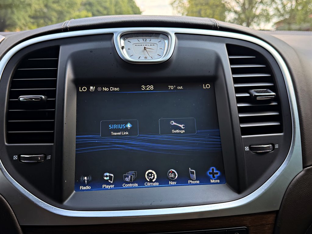 Chrysler 300 photo 21