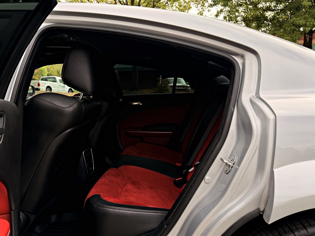 Dodge Charger photo 10