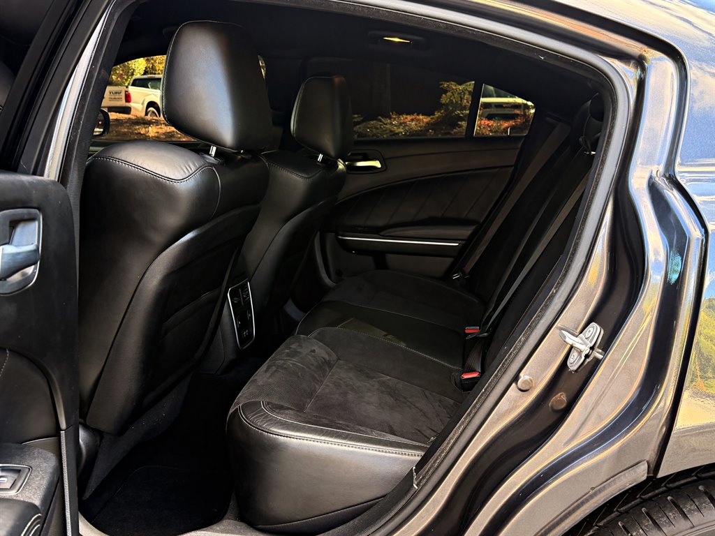 Dodge Charger photo 10