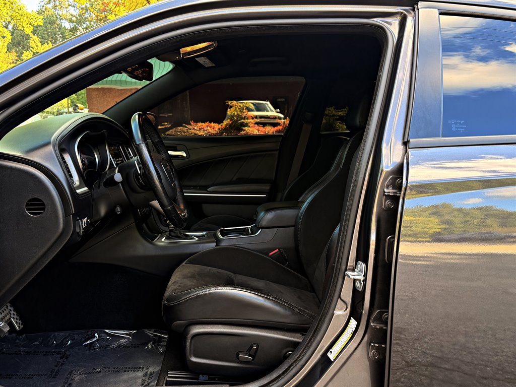 Dodge Charger photo 9