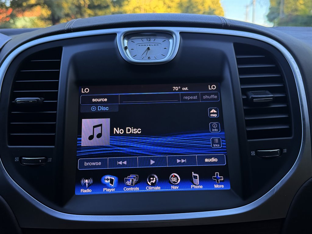 Chrysler 300 photo 15