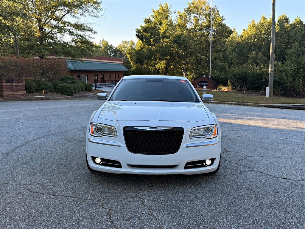 Chrysler 300 photo 2