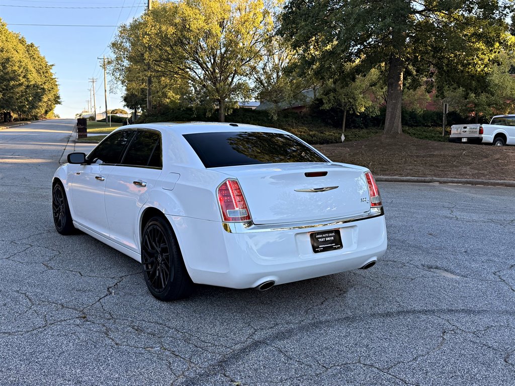 Chrysler 300 photo 7