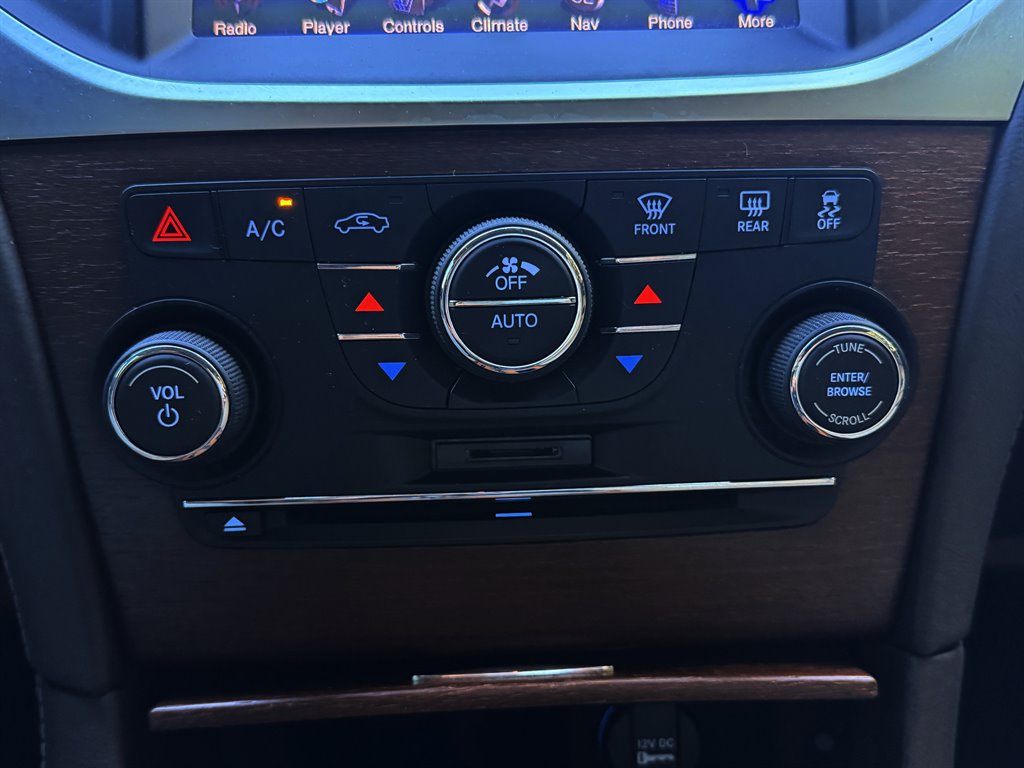 Chrysler 300 photo 22