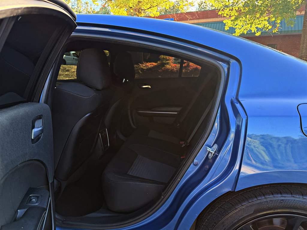 Dodge Charger photo 10