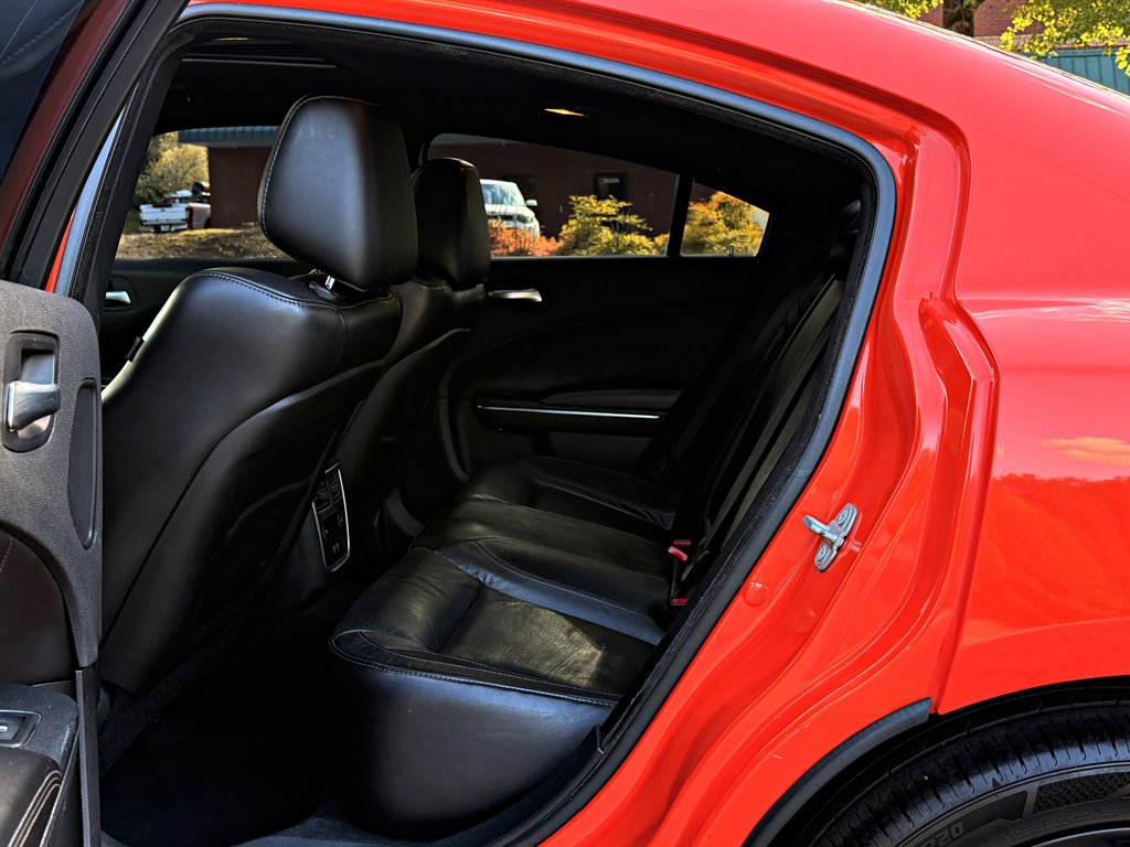 Dodge Charger photo 10